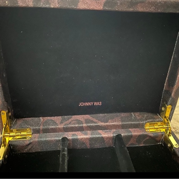 Johnny Was jewelry box - Picture 4 of 4